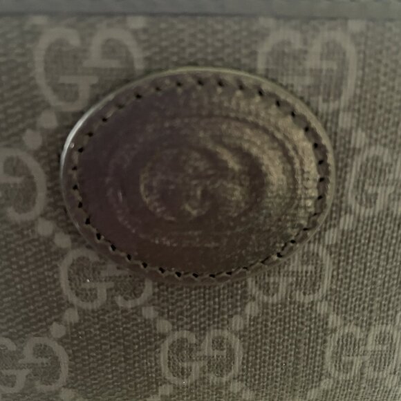 NWT GUCCI Key Hook Zip Wallet GG Supreme 722586 - Picture 5 of 9